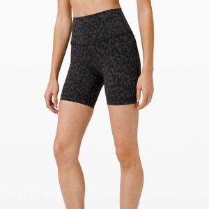 Lululemon Wunder Train High-Rise Short 6"
